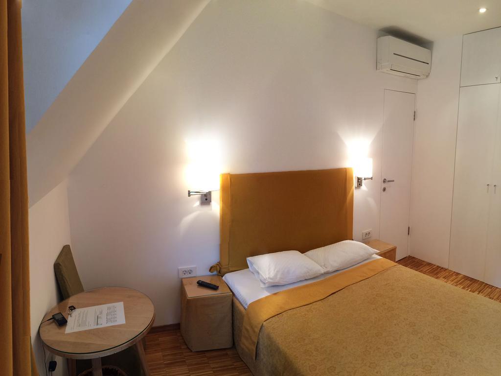 B&B Petra Varl Accommodation Λιουμπλιάνα Εξωτερικό φωτογραφία