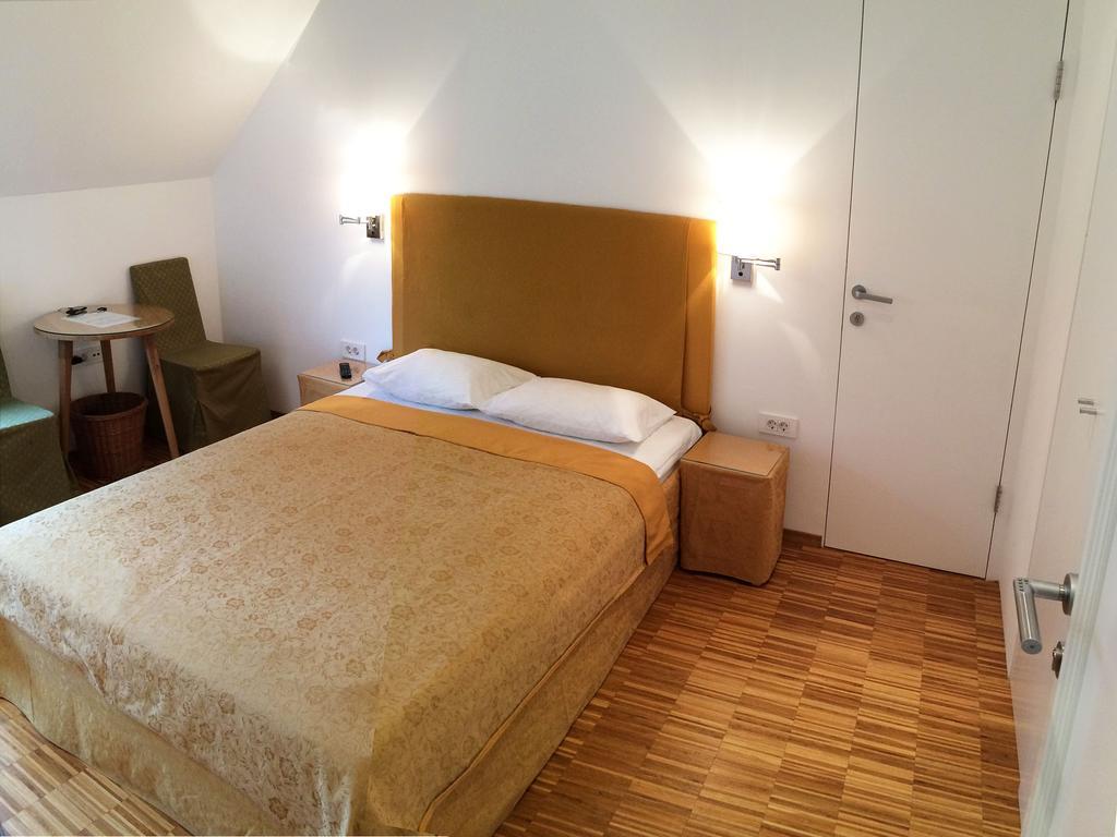 B&B Petra Varl Accommodation Λιουμπλιάνα Εξωτερικό φωτογραφία
